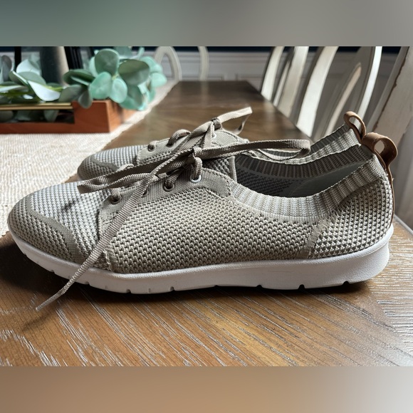 EUC Clark's Cloudsteppers Cushioned Shoe, Size 10 Tan - Picture 5 of 8